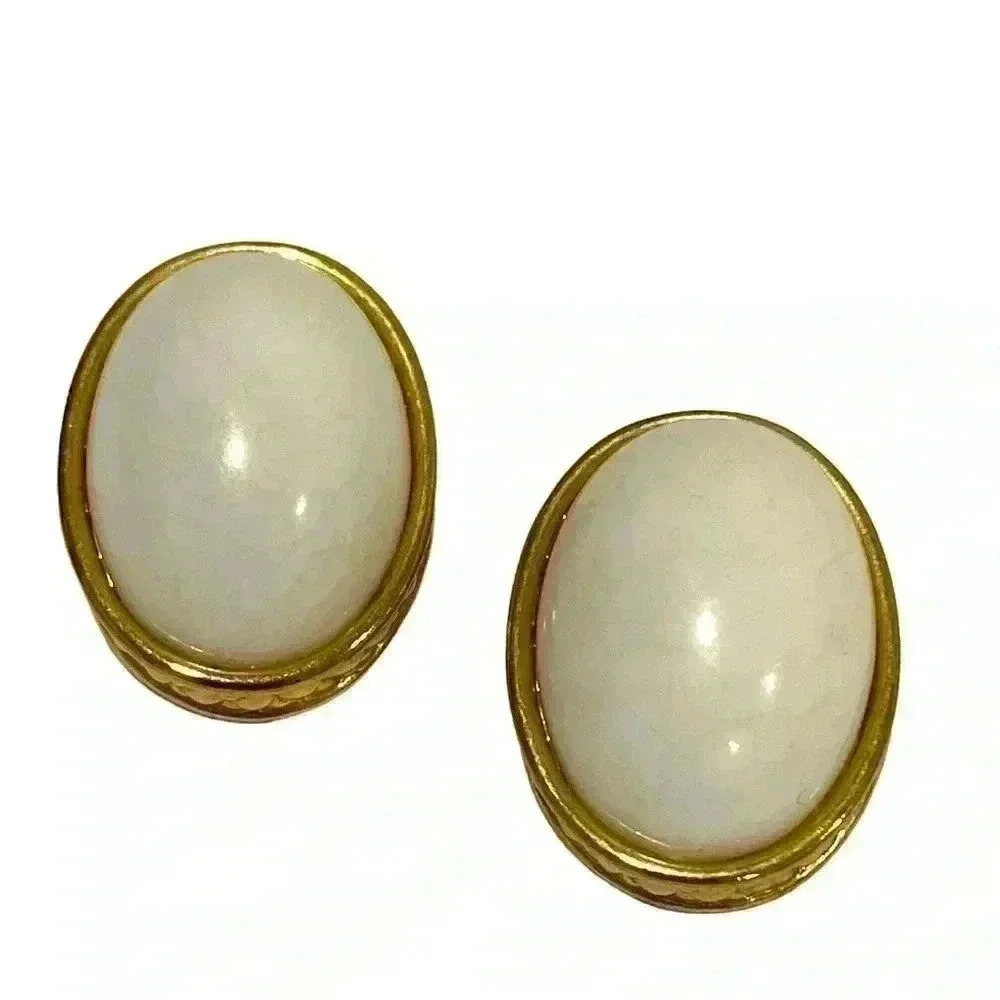Clip earrings